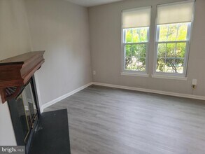 7475 Lone Star Rd in Lorton, VA - Building Photo - Building Photo