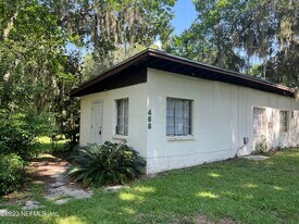 468 Milwaukee Ave in Orange Park, FL - Building Photo
