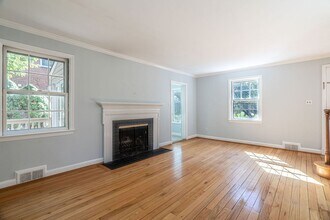 4505 Conifer Ln in Bethesda, MD - Building Photo - Building Photo