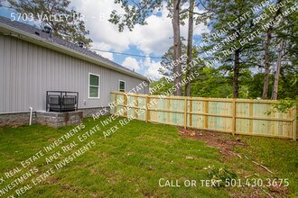 5703 Valley Dr in Little Rock, AR - Building Photo - Building Photo