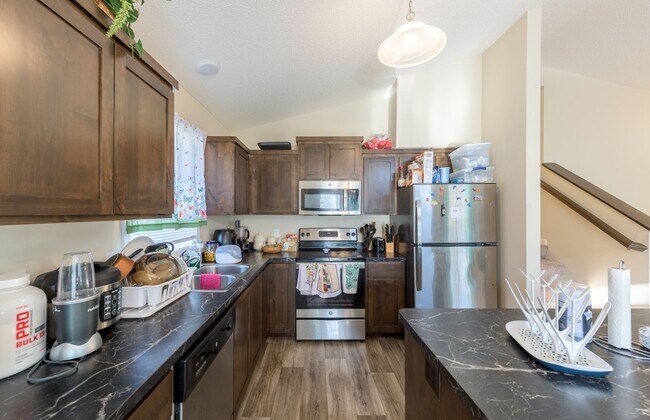 30516 Revere Ave in Shafer, MN - Building Photo - Building Photo