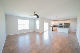 215 Shelton St in Richmond Hill, GA - Building Photo - Building Photo