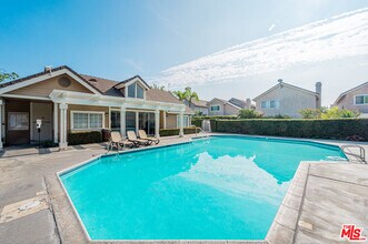 8725 Beckenham Ln-Unit -N in Inglewood, CA - Building Photo - Building Photo