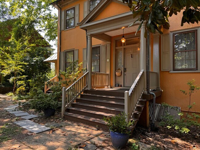 29 University Cir in Charlottesville, VA - Building Photo - Building Photo