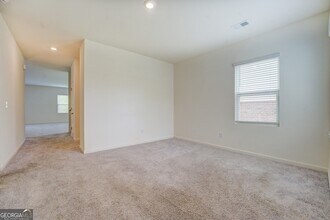 7061 Rochford Dr in Covington, GA - Building Photo - Building Photo
