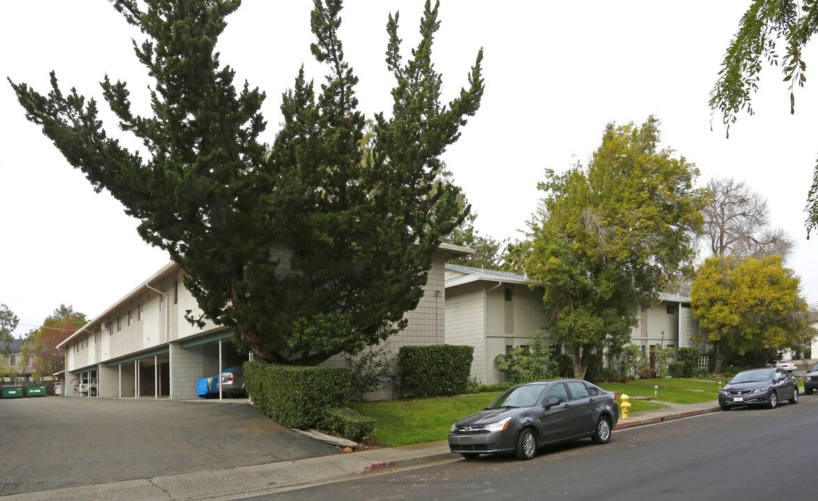 Oak Rim Apartments in Los Gatos, CA - Building Photo