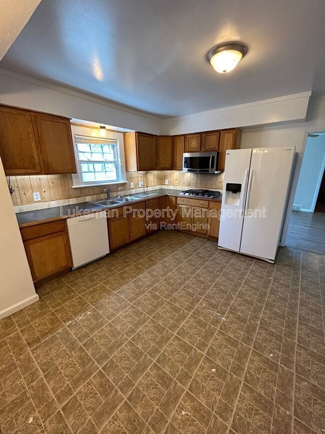 2004 Woodward Ave in Kalamazoo, MI - Building Photo - Building Photo