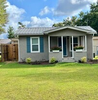 115A Montrose Dr in Niceville, FL - Building Photo