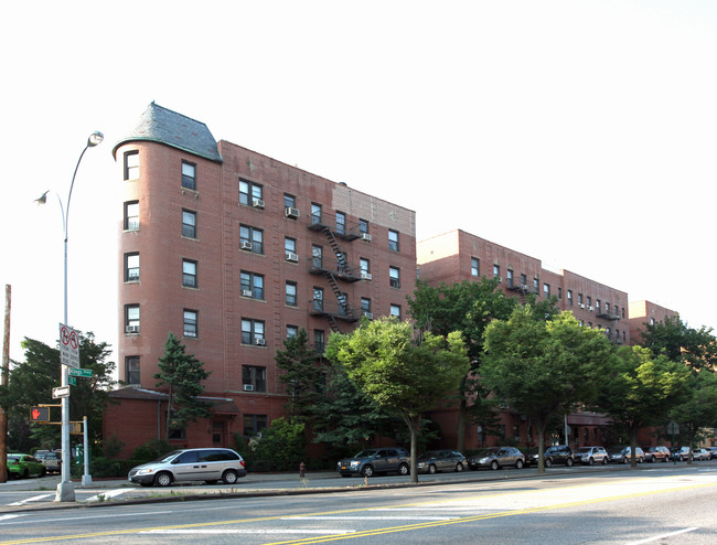 2728 Kings Hwy in Brooklyn, NY - Foto de edificio - Building Photo