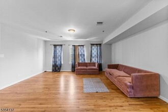 448 S 13th St, Unit 2 in Newark, NJ - Building Photo - Building Photo