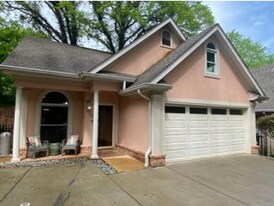 1414 Pierce Ave in Oxford, MS - Building Photo