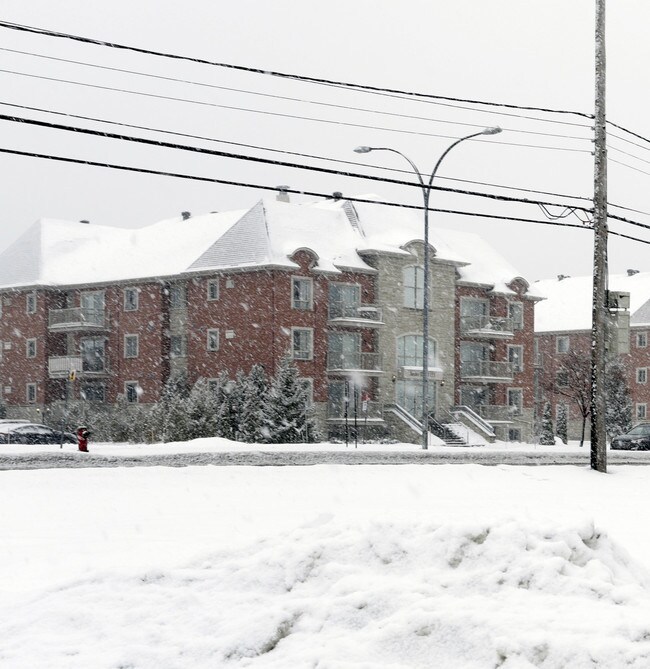 4310 des Sources in Montréal, QC - Building Photo - Building Photo