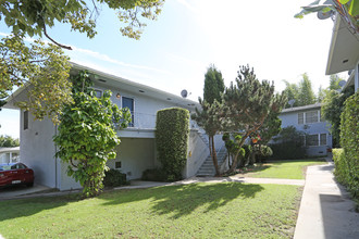 2512 Montana Ave in Santa Monica, CA - Building Photo - Building Photo