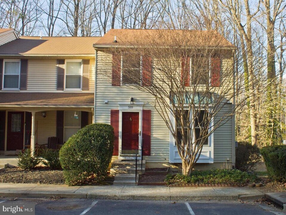 533 Oakmont Ct in Arnold, MD - Building Photo