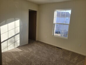 16189 Holy Cross Ln in St. Robert, MO - Building Photo - Building Photo