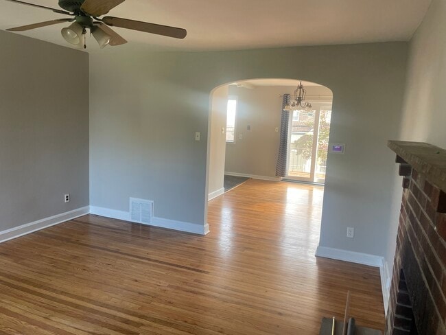 1121 Cobbs St in Drexel Hill, PA - Building Photo - Building Photo