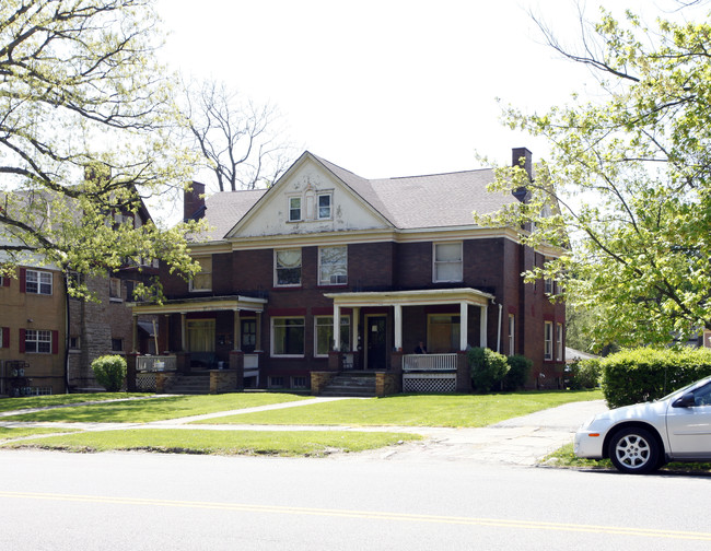 213 Park Ave in Youngstown, OH - Building Photo - Building Photo