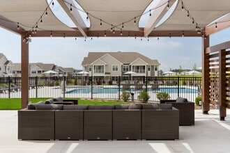 Seasons at Grafton in Grafton, WI - Foto de edificio - Building Photo