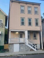 214 Robinson St in Hudson, NY - Building Photo