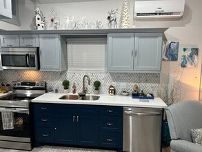 12922 Longstreet Rd in Willis, TX - Foto de edificio - Building Photo