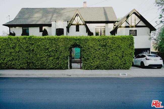 4774 College View Ave in Los Angeles, CA - Building Photo - Building Photo