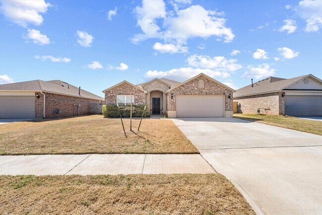 512 SE 3rd Pl in Newcastle, OK - Building Photo - Building Photo