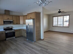 2217 Overlook Ridge Ct in Watertown, SD - Building Photo - Building Photo