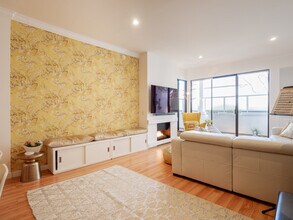 2276 S Beverly Glen Blvd, Unit 207 in Los Angeles, CA - Building Photo - Building Photo