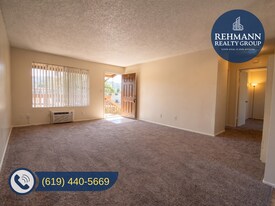 1010 S Magnolia Ave in El Cajon, CA - Building Photo