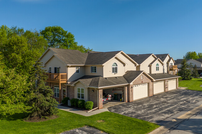 Jacob's Ridge in New Berlin, WI - Foto de edificio - Building Photo