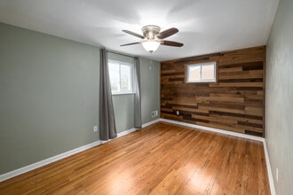 108 Preston Dr, Unit 108 in Braddock, PA - Building Photo - Building Photo