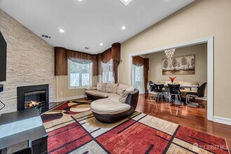 152 Redpine Loop in Old Bridge, NJ - Building Photo - Building Photo