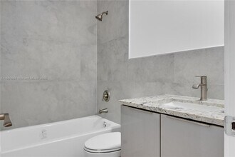 610 NW 11th St in Miami, FL - Building Photo - Building Photo