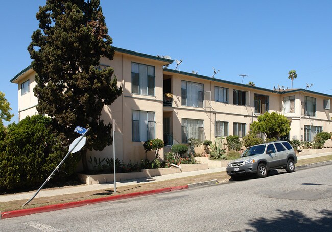 4519-4523 Clinton St in Los Angeles, CA - Building Photo - Building Photo