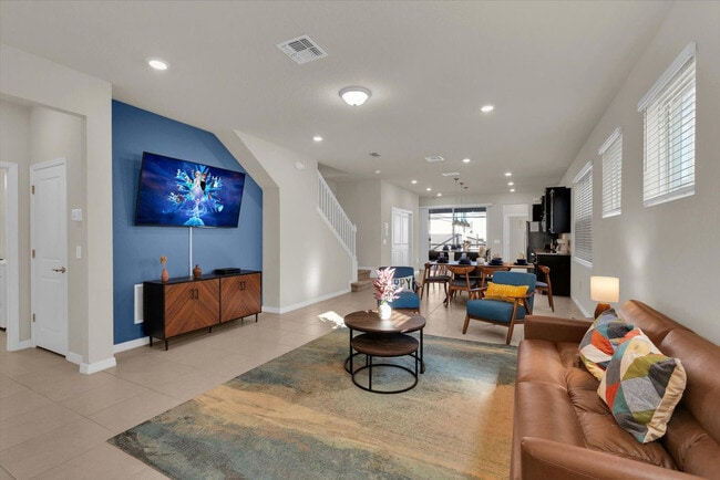 property at 3421 Lilac Wy