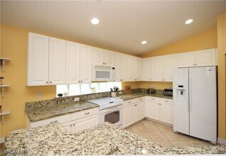 2322 Butterfly Palm Dr in Naples, FL - Foto de edificio - Building Photo