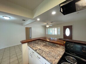 5302 Weirwood Ave in Orlando, FL - Building Photo - Building Photo