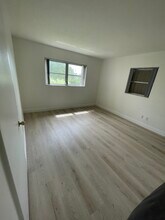 2441 SW 82nd Ave in Davie, FL - Building Photo - Building Photo