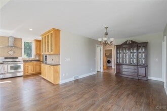 1131 Marlyn Park Dr in Cazenovia, NY - Foto de edificio - Building Photo