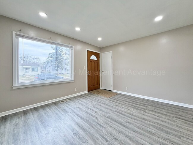 11236 Studebaker Ave in Warren, MI - Building Photo - Building Photo