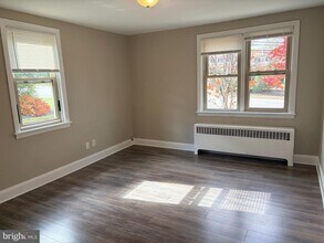 1017 N York Rd in Willow Grove, PA - Foto de edificio - Building Photo