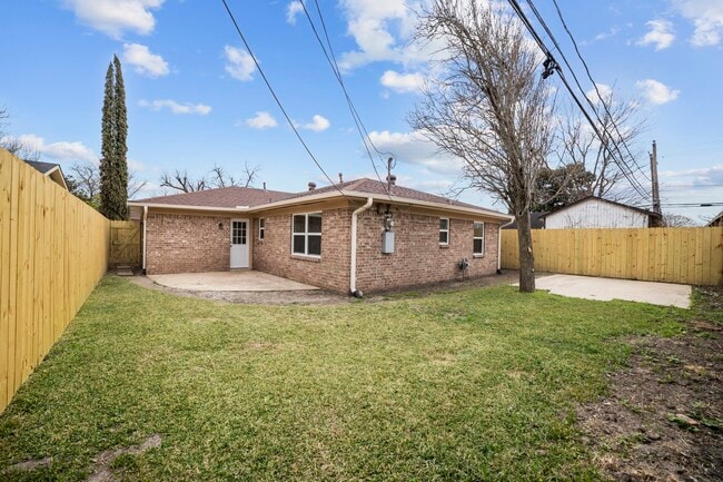 property at 160 W Whitney St