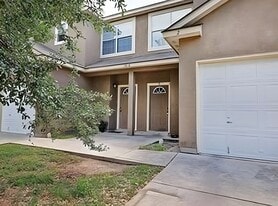 7818 Kingsbury Wood, Unit 3 in San Antonio, TX - Building Photo