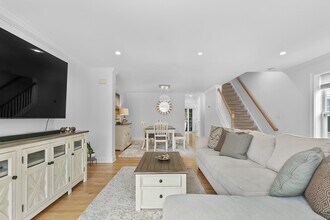 28 Rock Spring Rd in Stamford, CT - Building Photo - Building Photo