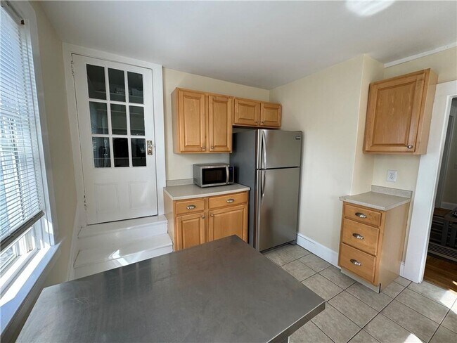 49 Connection St in Newport, RI - Building Photo - Building Photo