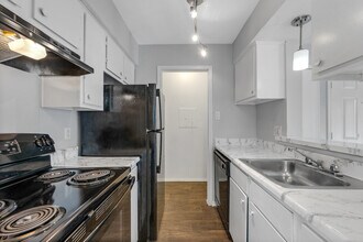 The Vail in Dallas, TX - Building Photo - Building Photo