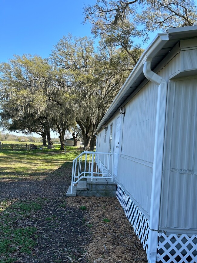 property at 3986 SE 150th St