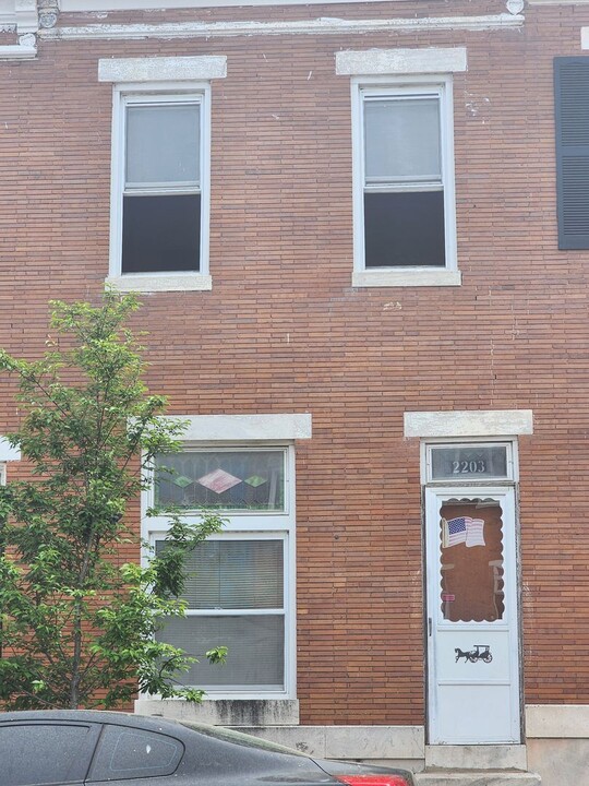 1519 E 28th St in Baltimore, MD - Foto de edificio