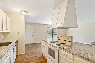 4911 Court Rd in Houston, TX - Building Photo - Building Photo
