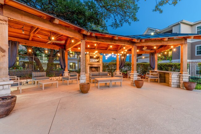 Roots at Boerne in Boerne, TX - Foto de edificio - Building Photo